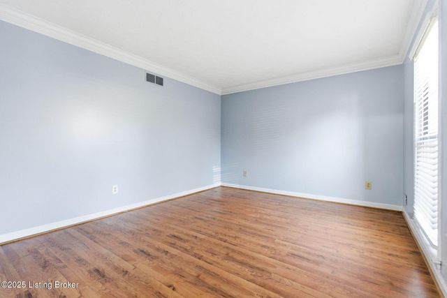 6812 Switch Bark Ct, Louisville, KY 40228