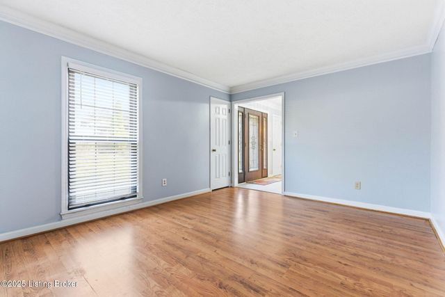 6812 Switch Bark Ct, Louisville, KY 40228