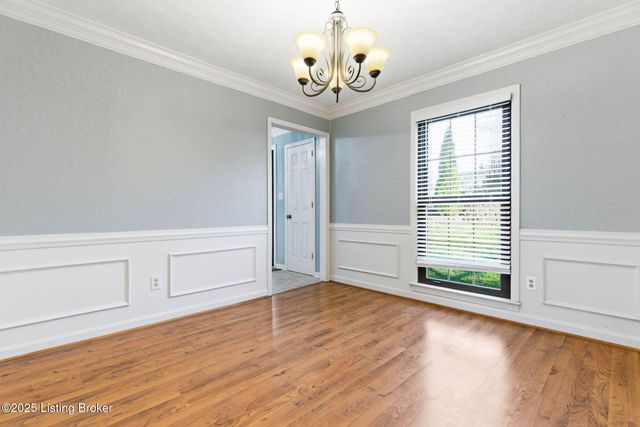 6812 Switch Bark Ct, Louisville, KY 40228