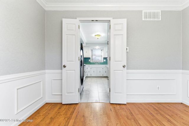 6812 Switch Bark Ct, Louisville, KY 40228