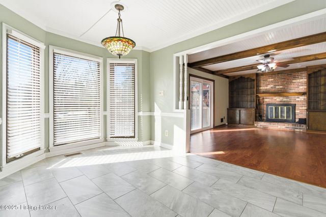 6812 Switch Bark Ct, Louisville, KY 40228