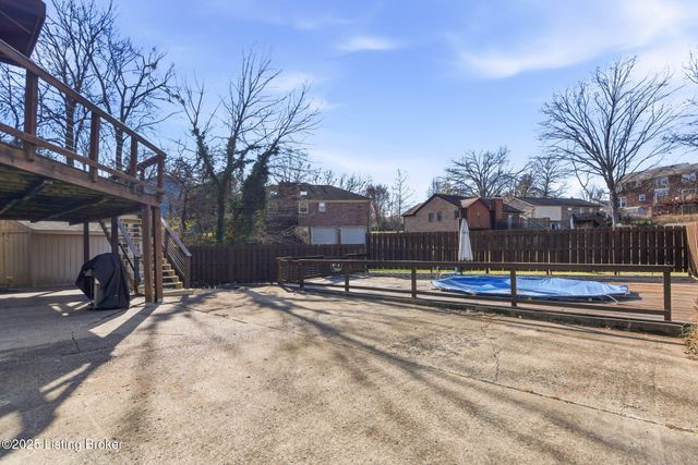 6812 Switch Bark Ct, Louisville, KY 40228