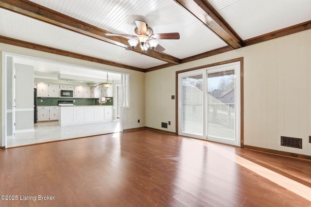 6812 Switch Bark Ct, Louisville, KY 40228