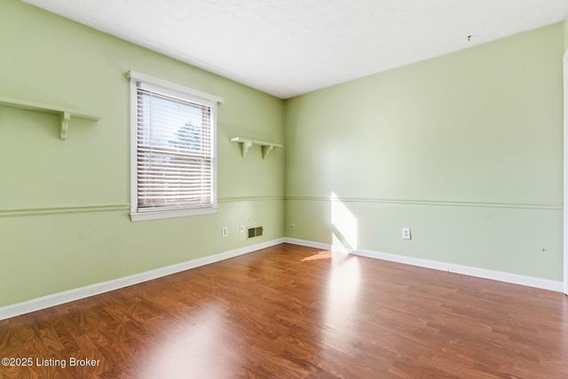 6812 Switch Bark Ct, Louisville, KY 40228