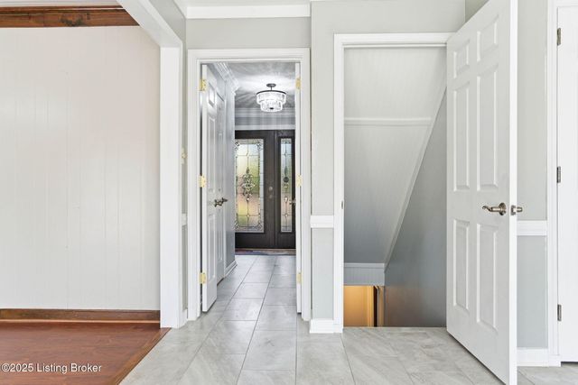 6812 Switch Bark Ct, Louisville, KY 40228