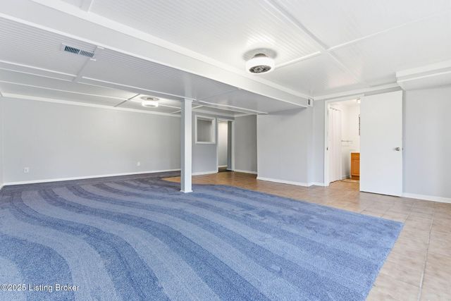 6812 Switch Bark Ct, Louisville, KY 40228