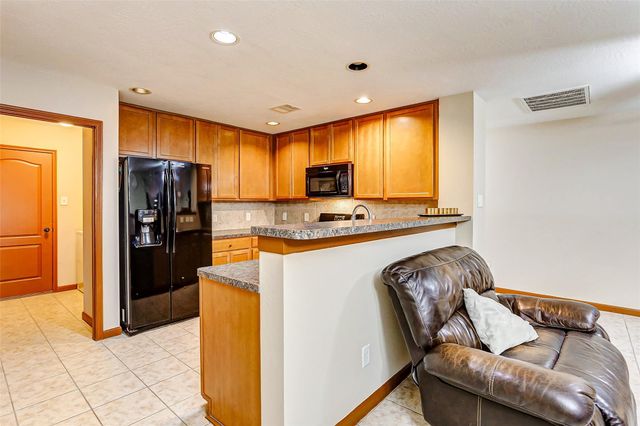 16107 Sweetwater Fields Lane B1, Tomball, TX 77377