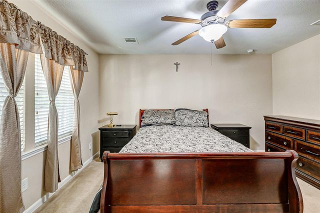 16107 Sweetwater Fields Lane B1, Tomball, TX 77377