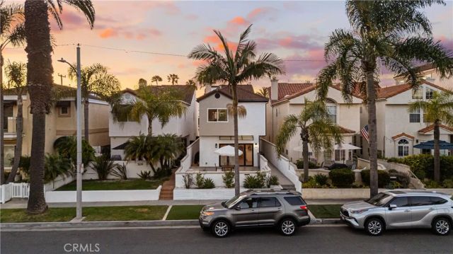 511 9th, Huntington Beach, CA 92648