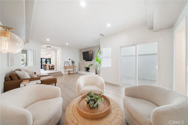 511 9th, Huntington Beach, CA 92648
