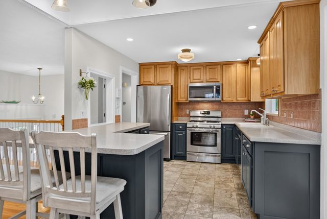 9 Dawn Drive, Chelmsford, MA 01824
