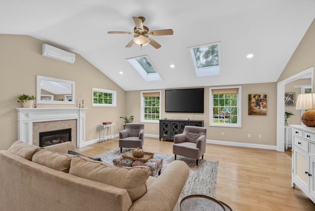 9 Dawn Drive, Chelmsford, MA 01824