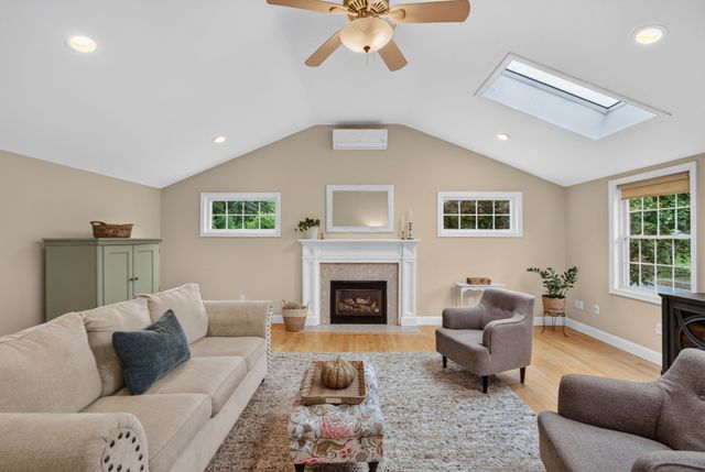 9 Dawn Drive, Chelmsford, MA 01824