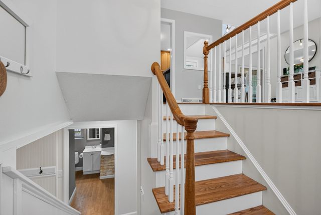 9 Dawn Drive, Chelmsford, MA 01824