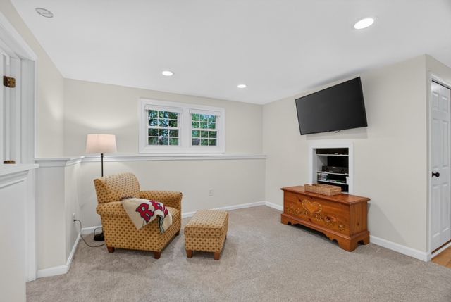9 Dawn Drive, Chelmsford, MA 01824