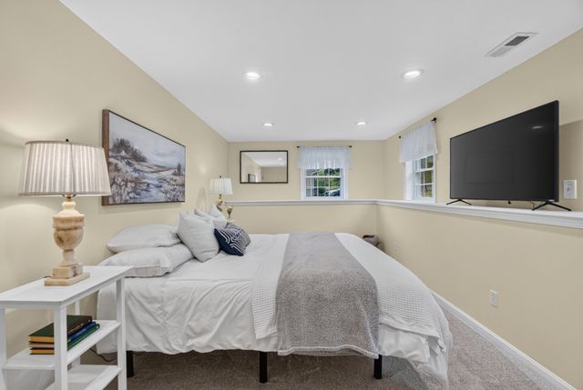 9 Dawn Drive, Chelmsford, MA 01824