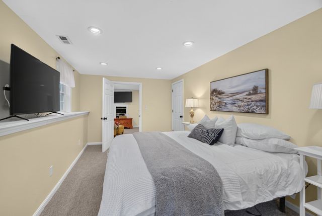 9 Dawn Drive, Chelmsford, MA 01824