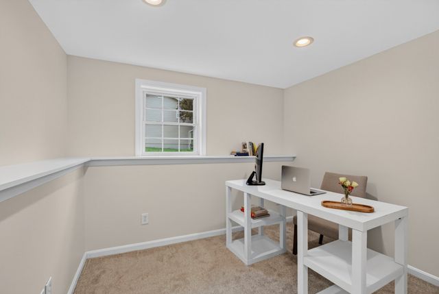 9 Dawn Drive, Chelmsford, MA 01824
