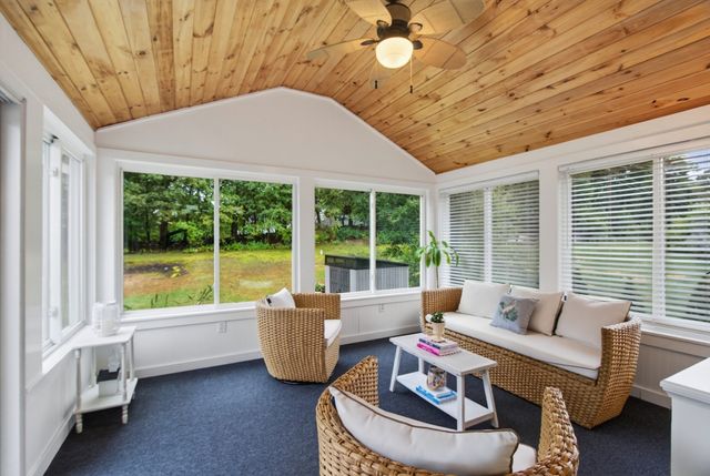 9 Dawn Drive, Chelmsford, MA 01824