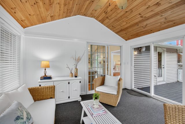 9 Dawn Drive, Chelmsford, MA 01824