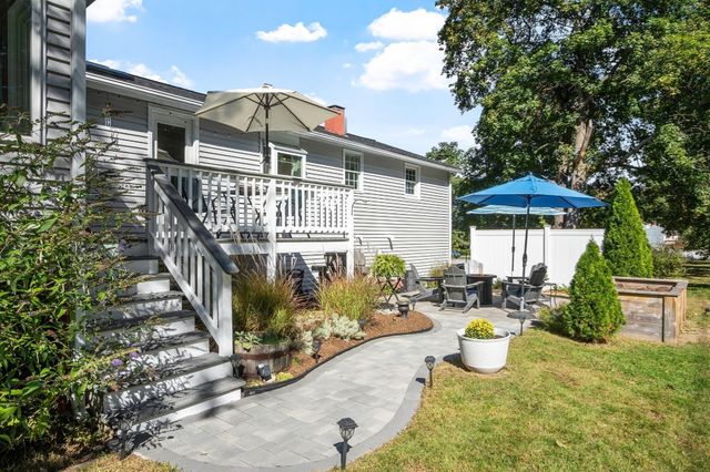 9 Dawn Drive, Chelmsford, MA 01824