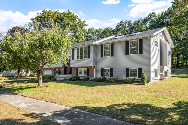 9 Dawn Drive, Chelmsford, MA 01824