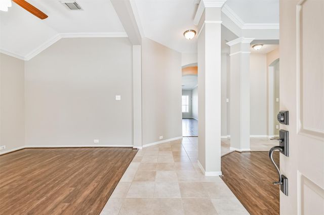 13719 Rolling River Lane, Houston, TX 77044