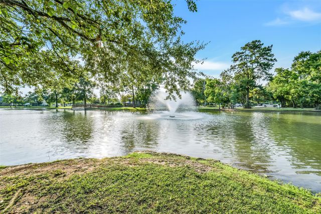 13719 Rolling River Lane, Houston, TX 77044