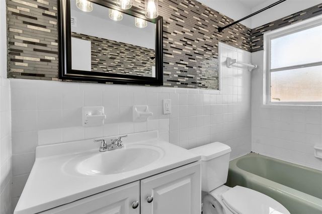 2317 2ND AVENUE E, Bradenton, FL 34208