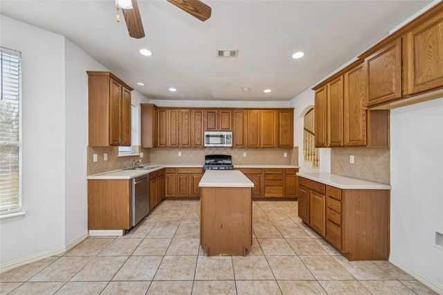 4921 Kingfisher Lane, Mesquite, TX 75181