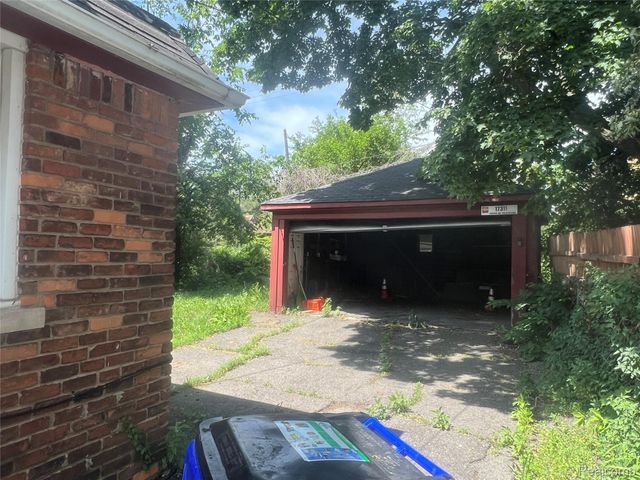 17311 Santa Rosa Drive, Detroit, MI 48221
