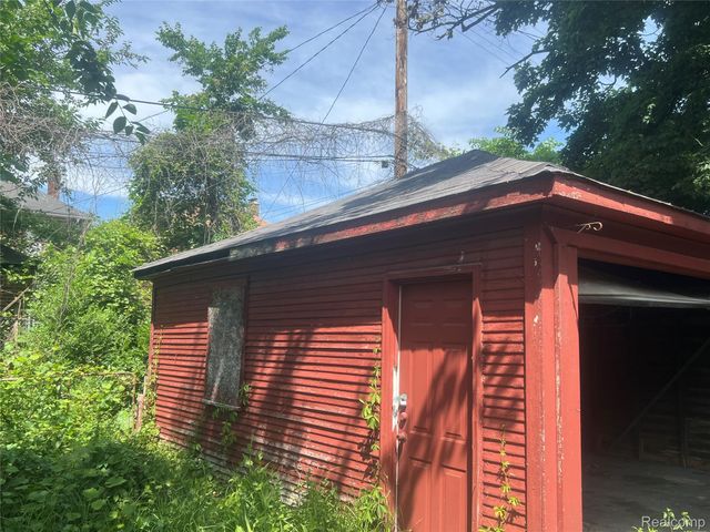 17311 Santa Rosa Drive, Detroit, MI 48221