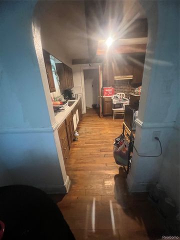 17311 Santa Rosa Drive, Detroit, MI 48221