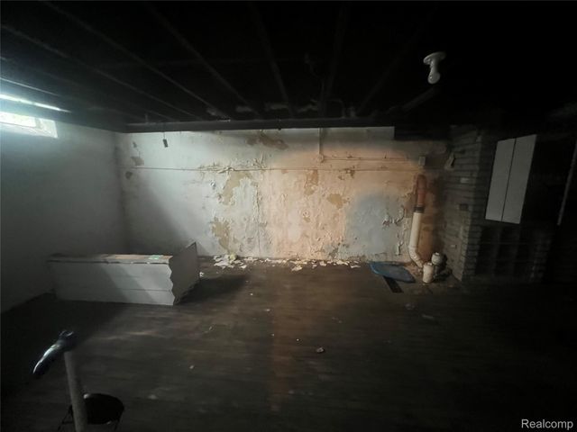 17311 Santa Rosa Drive, Detroit, MI 48221