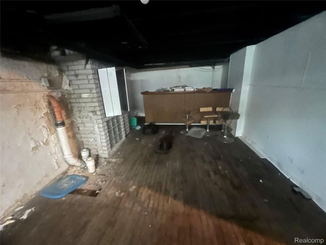 17311 Santa Rosa Drive, Detroit, MI 48221