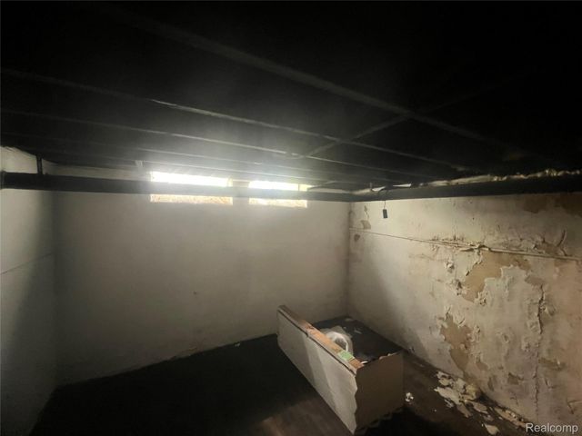 17311 Santa Rosa Drive, Detroit, MI 48221