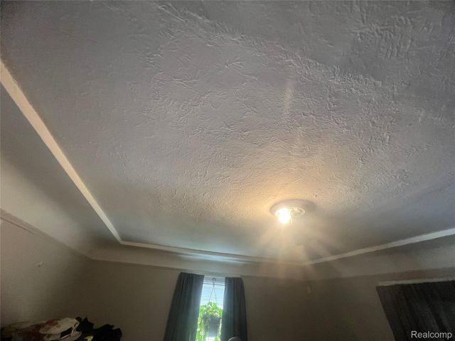 17311 Santa Rosa Drive, Detroit, MI 48221