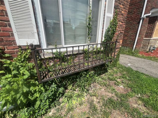 17311 Santa Rosa Drive, Detroit, MI 48221