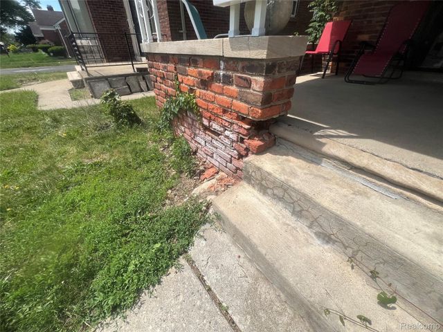 17311 Santa Rosa Drive, Detroit, MI 48221