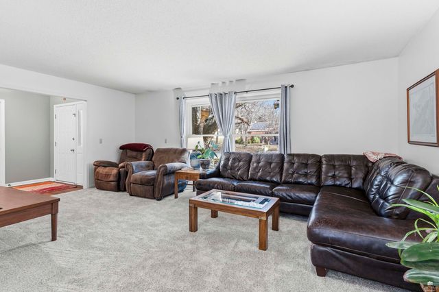 4014 Coachman Road, Manhattan, KS 66502