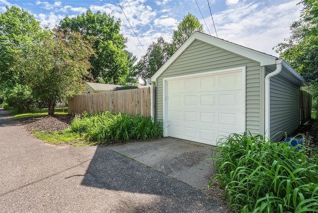 1414 Drummond Street, Eau Claire, WI 54701