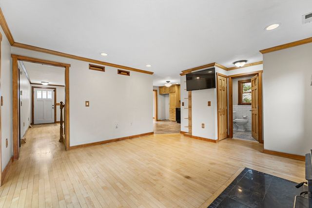 46 Perry Henderson Dr, Framingham, MA 01701