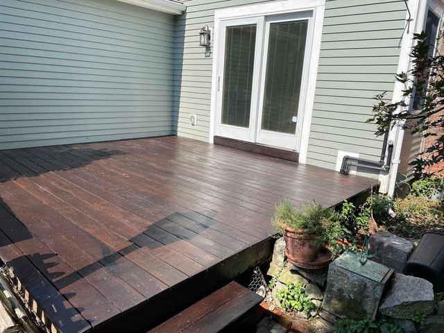 46 Perry Henderson Dr, Framingham, MA 01701