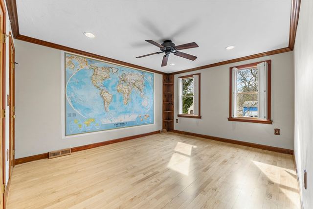 46 Perry Henderson Dr, Framingham, MA 01701