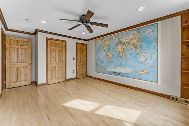 46 Perry Henderson Dr, Framingham, MA 01701