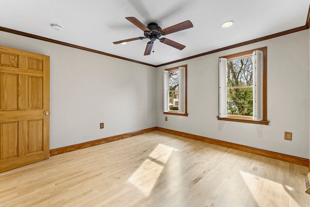 46 Perry Henderson Dr, Framingham, MA 01701