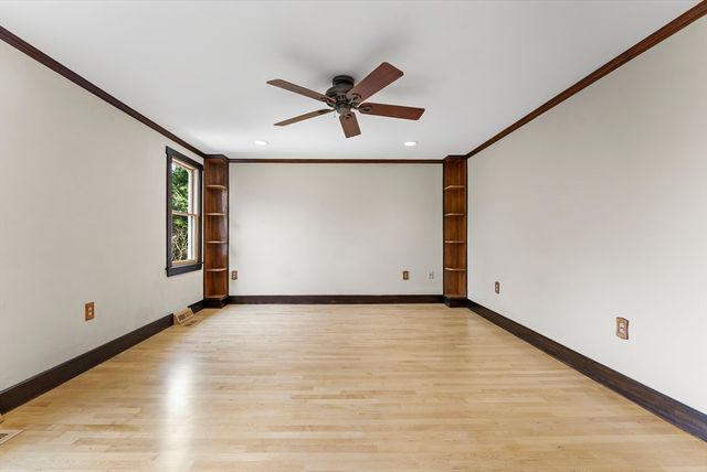 46 Perry Henderson Dr, Framingham, MA 01701