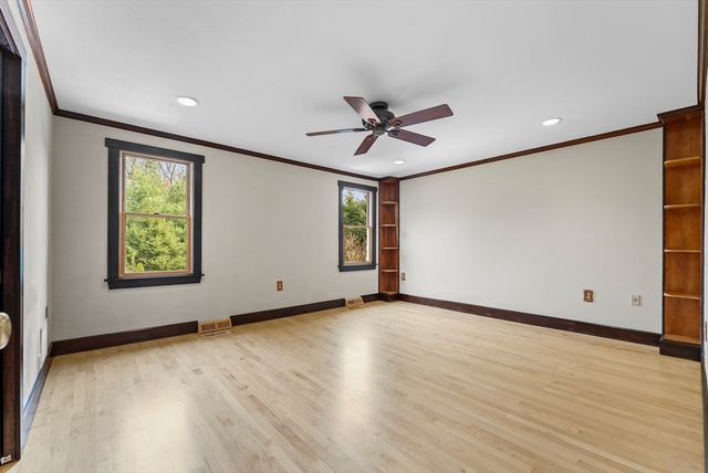 46 Perry Henderson Dr, Framingham, MA 01701