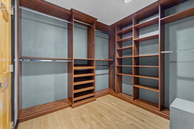 46 Perry Henderson Dr, Framingham, MA 01701