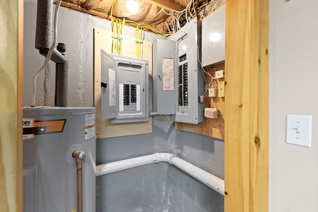 46 Perry Henderson Dr, Framingham, MA 01701